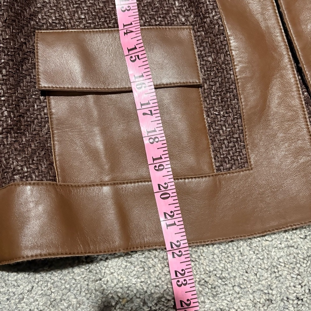AKRIS NEW GATE Wool Blend Structured Tweed Jacket Lamb Leather Trim 14 $3,990.00 - Picture 10 of 16